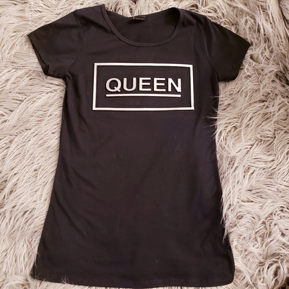 'Queen' Embossed T-Shirt